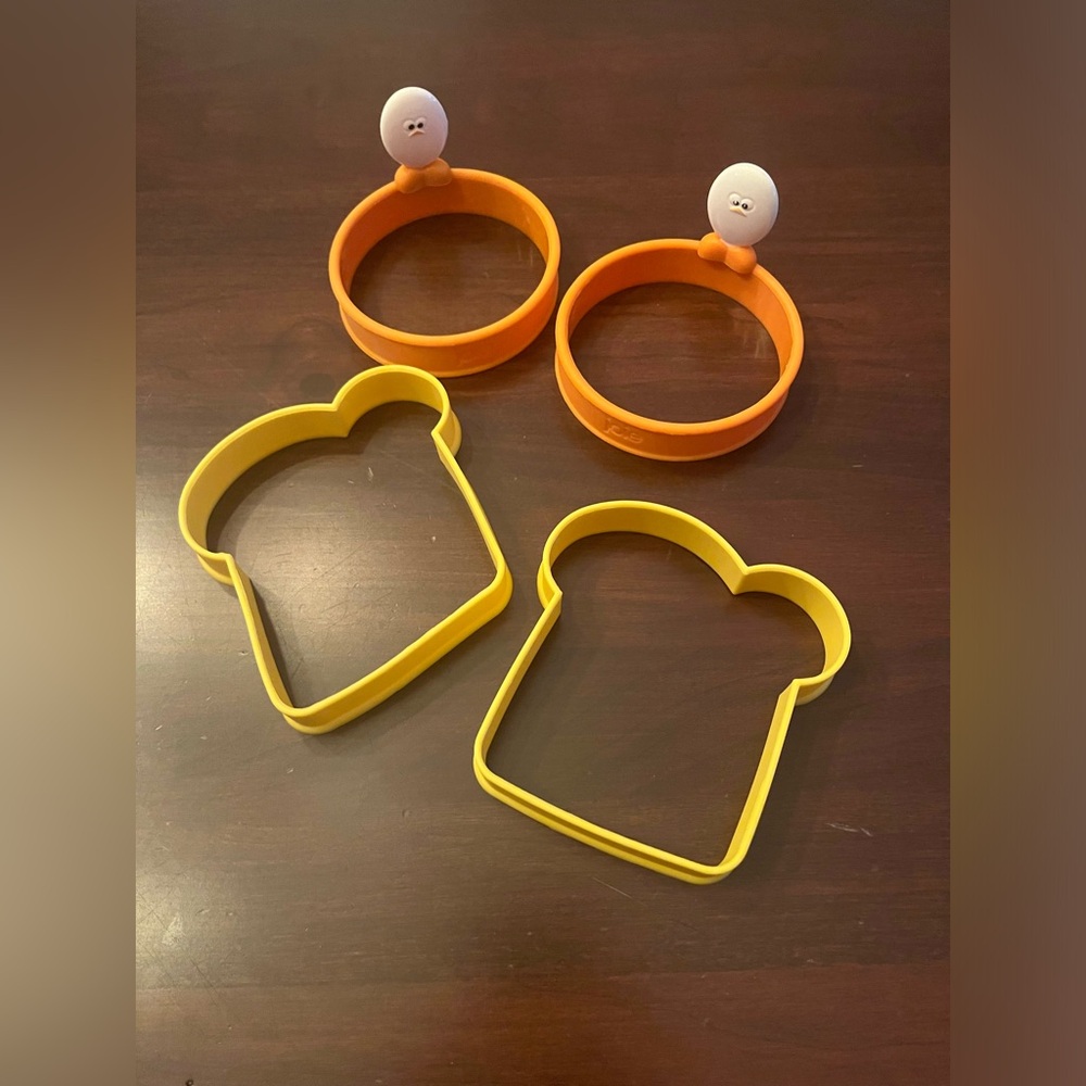 Egg shapers, silicone, set of four (two pairs)